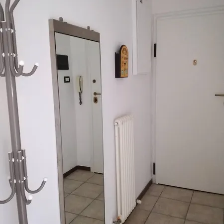 Carracci 19 Apartment *