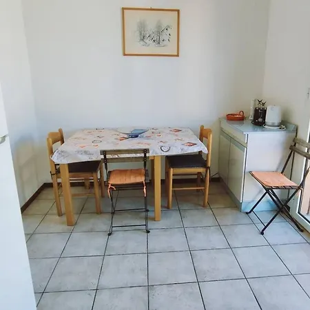 Carracci 19 * بولونيا
